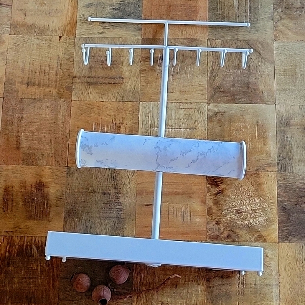 Jewelry stand